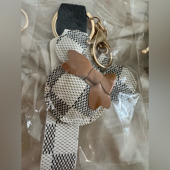 3 Mickey luxury inspired keychains. NWT - Picture 3 of 5